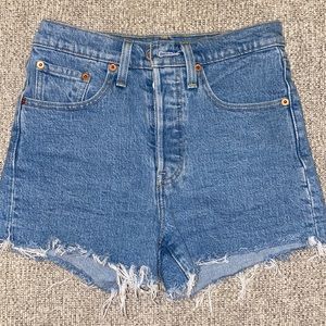 Levi’s - 501 high waisted shorts